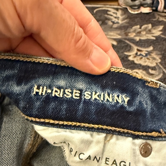 American Eagle women’s Blue Jeans - Picture 8 of 8
